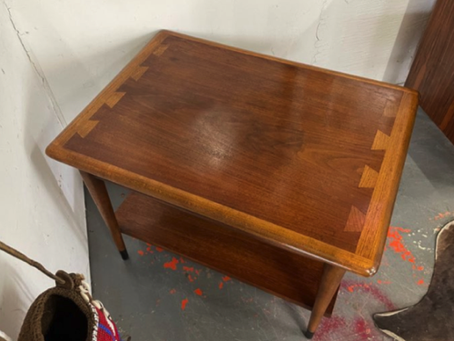 Lane Acclaim Table
250 Lane Acclaim Table
250